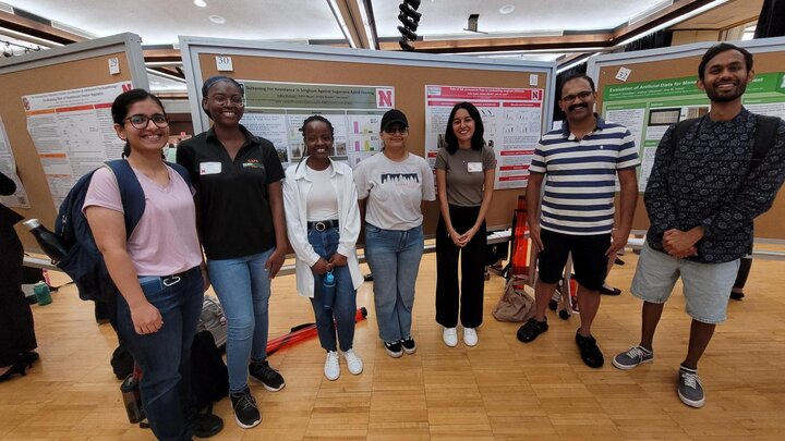 REU students and lab students at Nebraska Summer Research Symposium